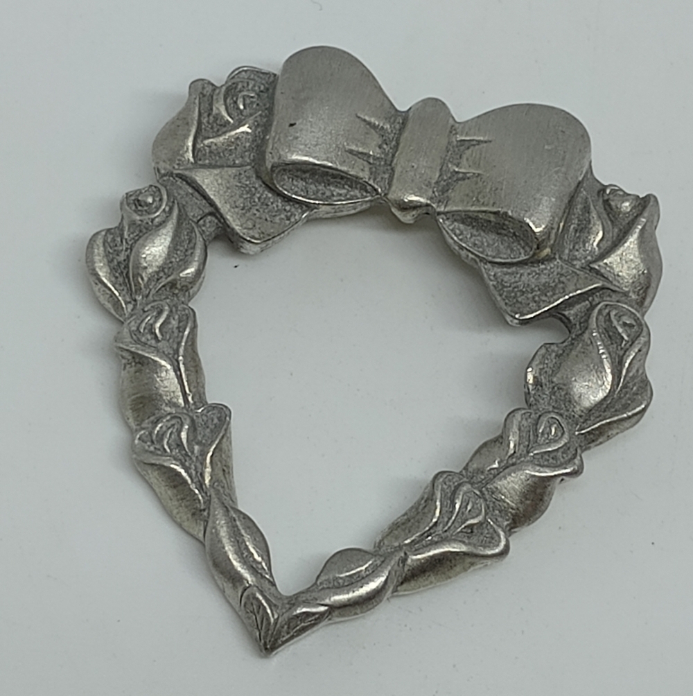 * 1998 Longaberger silver tone heart pin brooch or necklace pendant